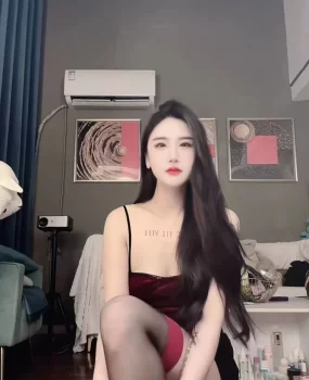 小雨越来越性感了