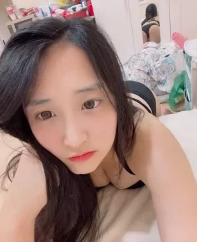 喜欢后入做，摇晃大屁股用起来确实很棒！