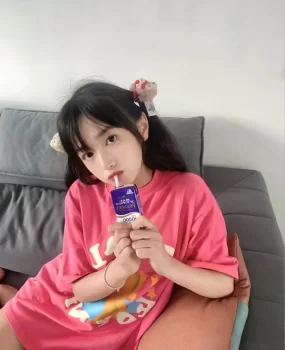 偶遇浦东00后兼职小妮子雯雯
