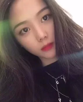 大长腿还长的漂亮，身材还好